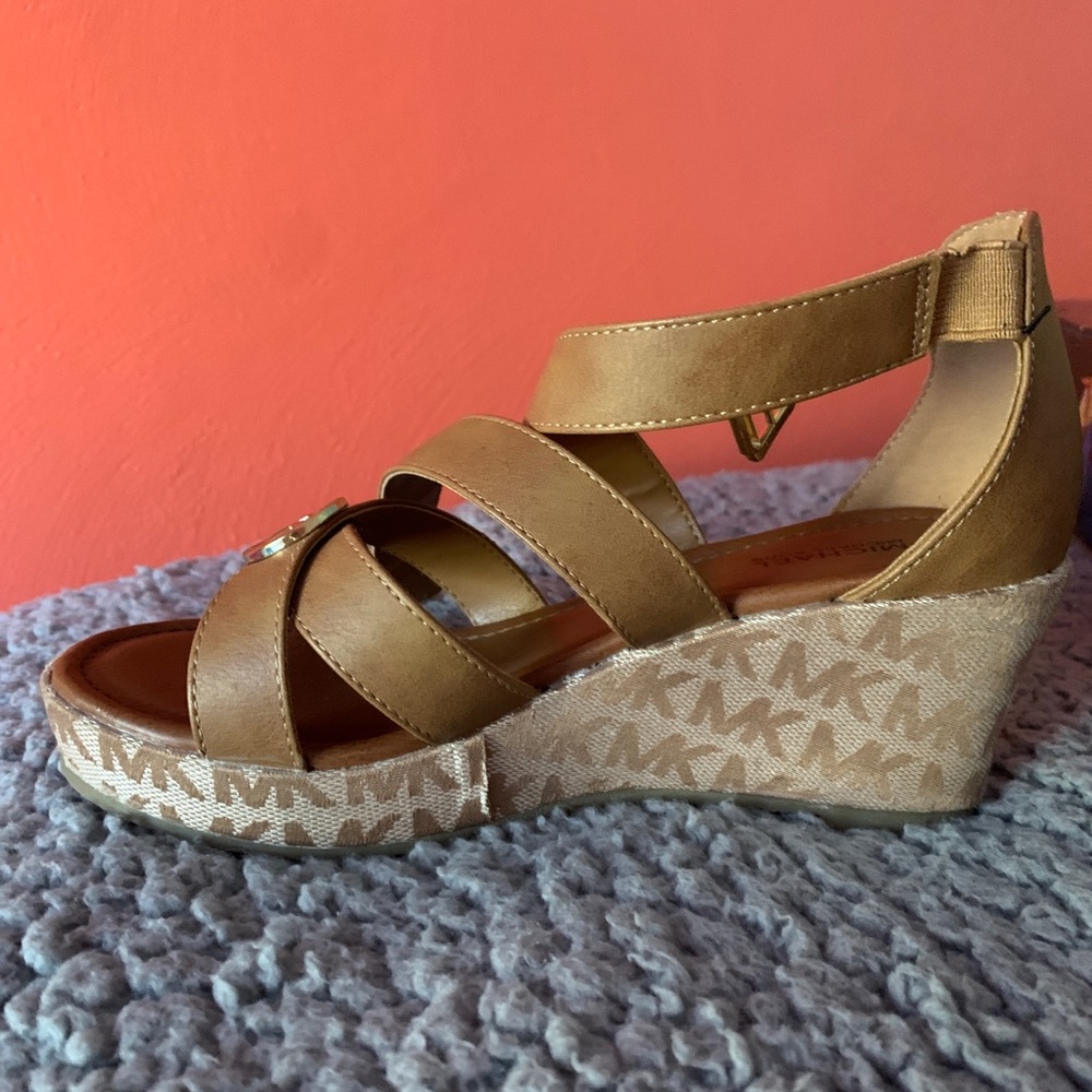 Shoes size 2
